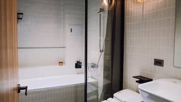 Executive Double Room, 1 Double Bed, Balcony | Bathroom | Slippers