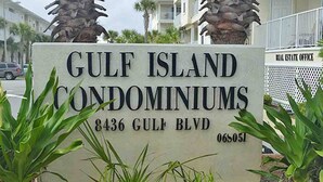 Une enseigne indiquant les résidences Gulf Island, située au 8436, boulevard Gulf.