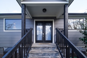 Exterior detail - Cozy House on the Hill-Flexible Term for Traveling Professionals (Greenville)