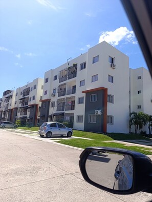 Exterior - "comodidad, seguridad y cercano a todo" (Santo Domingo Este)