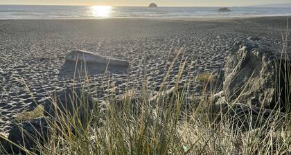 The Driftwood Cottage by The Sea