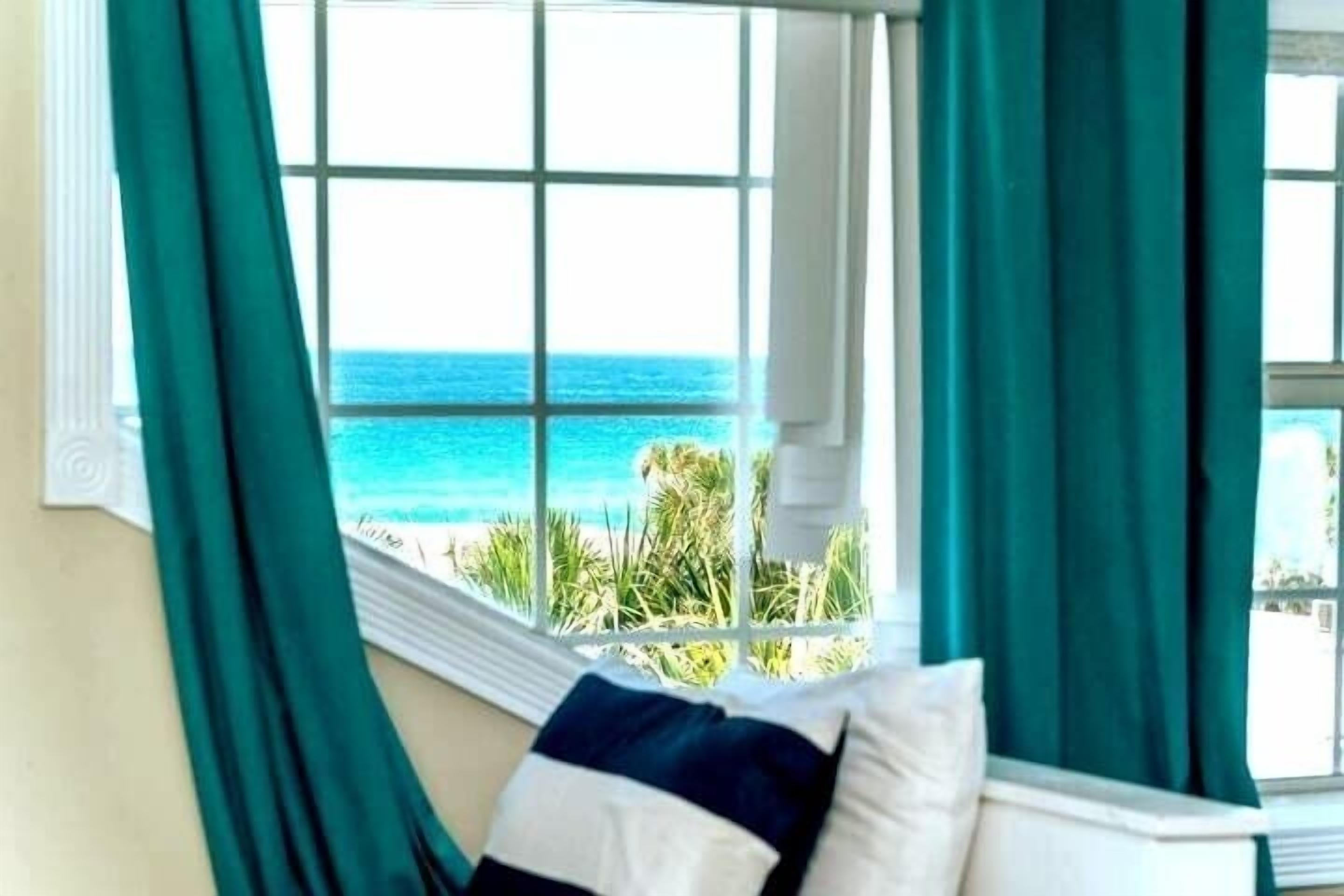 8 habitaciones, tabla de planchar con plancha, cuna de viaje y wifi 