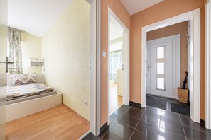 2 Schlafzimmer, Bügeleisen/Bügelbrett, Reisekinderbett, kostenloses WLAN