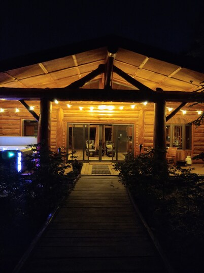 Cabin Oasis, Glacier in 20, Swimming, Mountain Views 