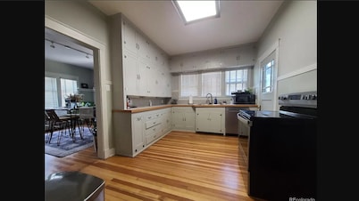 420 Friendly! A Charming 3 Bedroom Home Within Walking Distance of Downtown