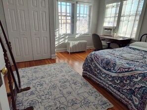 3 chambres, bureau, accès au Wi-Fi (inclus), literie fournie