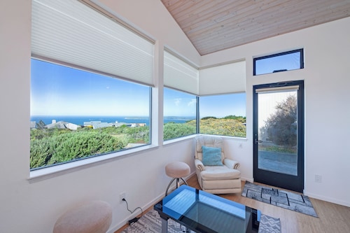 3bd2.5ba Ocean/Mountain View Single Level Spacious House sleeps 8