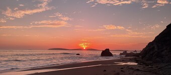 3bd2.5ba Ocean/Mountain View Single Level Spacious House sleeps 8