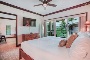 1 bedroom, desk, iron/ironing board, free WiFi -  Luxury Penthouse Condo at beachfront Waipouli Beach Resort. Parking included (Kapa'a)