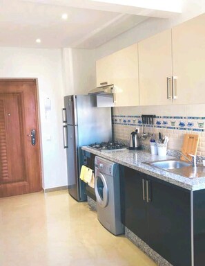 Cookware/dishes/utensils - La Perle de Cabo luxury apartment (Cabo Negro)