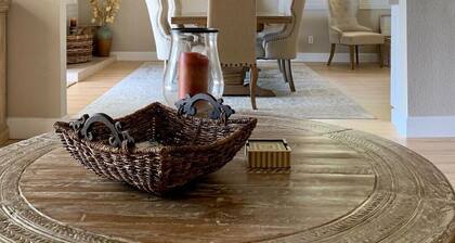 Canyon View Tranquil Oasis w/ Private Pool and Dreamy Sunsets, New Backyard