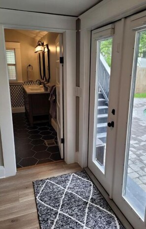 Interior - Charming home in the heart of South Tampa, two blocks from Bayshore with pool (TAMPA)