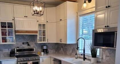 Charming home in the heart of South Tampa, two blocks from Bayshore with pool