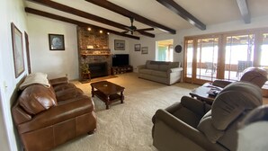 Smart TV - private lake front home with amazing views (nobel)