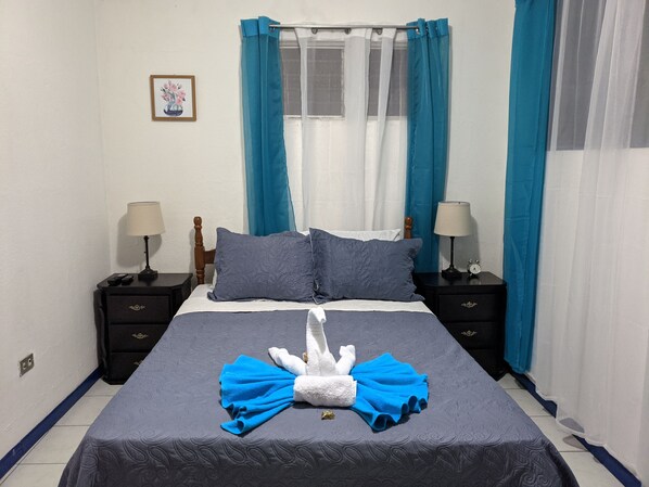 3 chambres, fer et planche à repasser, Wi-Fi gratuit