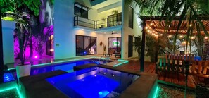 Outdoor pool, a heated pool - Luxury for less. Walk to restaurants & bars. Close to Airport, Beaches, Cenotes. (Tulum)