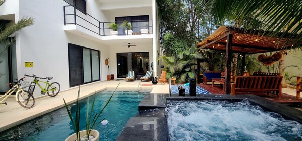 Outdoor pool, a heated pool