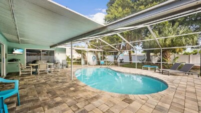 Salt Pool blocks to beach Hot Tub!