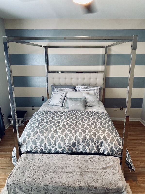 3 bedrooms, desk, iron/ironing board, free WiFi