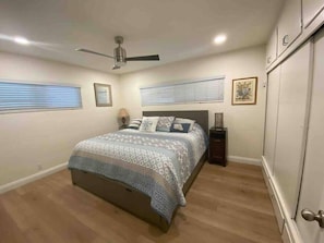 2 slaapkamers, een strijkplank/strijkijzer, gratis wifi, beddengoed