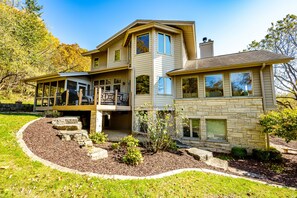 المنشأة من الخارج