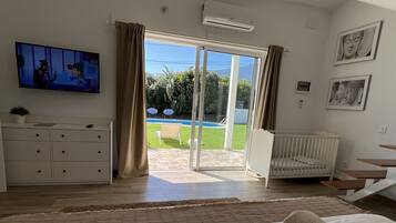 4 slaapkamers, een strijkplank/strijkijzer, gratis wifi, beddengoed