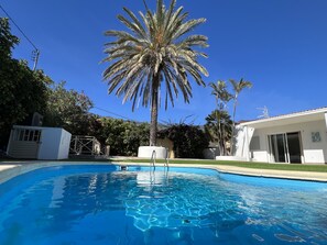Outdoor pool, a heated pool - Arafo Sunset Villa (Arafo)