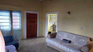 TV, stereo - Mid Island, Spacious  unit with balcony, conveniently located to everything (Christiansted)