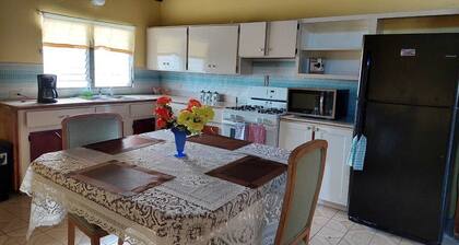 Mid Island, Spacious unit with balcony, conveniently located to everything