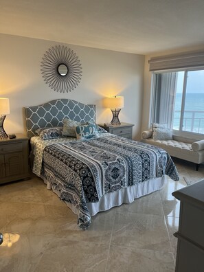 3 bedrooms, WiFi, bed sheets - Ocean Front Beauty!! (Jefferson)