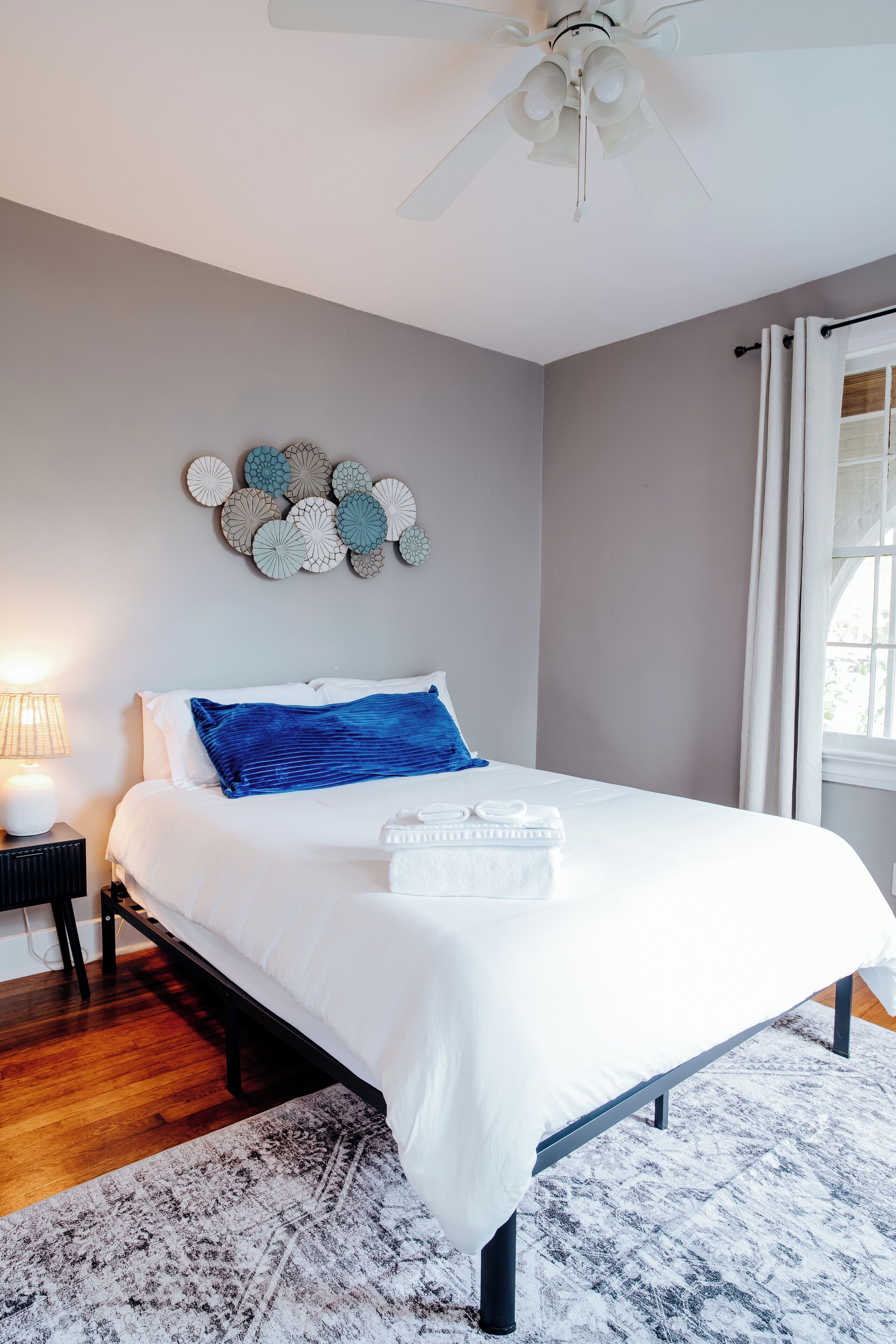 2 bedrooms, desk, iron/ironing board, free WiFi