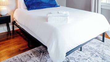 2 bedrooms, desk, iron/ironing board, free WiFi