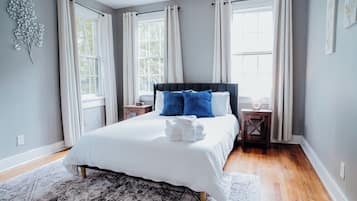 2 bedrooms, desk, iron/ironing board, free WiFi