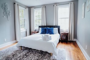 2 Schlafzimmer, Schreibtisch, Bügeleisen/Bügelbrett, kostenloses WLAN