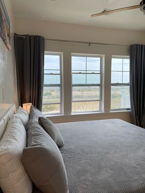 3 عدّة غرف نوم ومكتب وواي فاي مجانًا وملاءات أسرّة