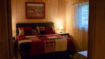 3 bedrooms, iron/ironing board, travel cot, free WiFi