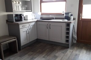 Kühlschrank, Mikrowelle, Ofen, Toaster