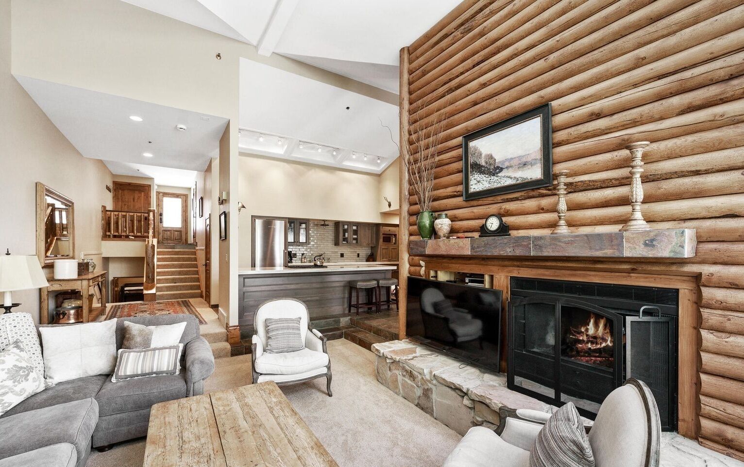 Smart TV, fireplace