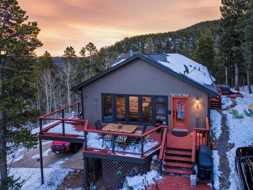 Peak to Peak - Panoramic Views and Hot Tub