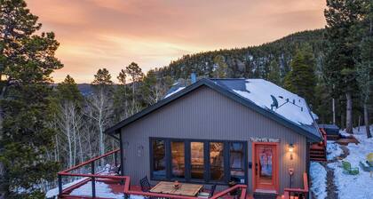 Peak to Peak - Panoramic Views and Hot Tub