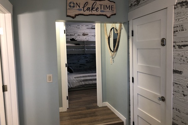 2 soverom, skrivebord, wi-fi (inkludert) og sengetøy