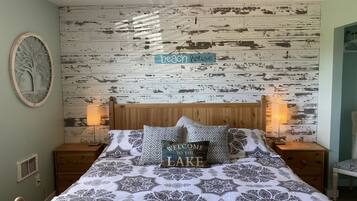 2 bedrooms, desk, free WiFi, bed sheets