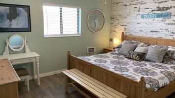 2 bedrooms, desk, free WiFi, bed sheets