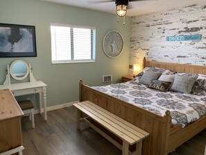 2 bedrooms, desk, free WiFi, bed sheets