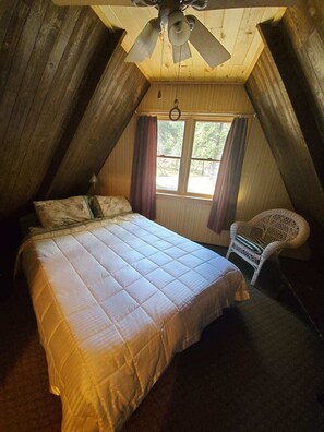 3 bedrooms, free WiFi, bed sheets - Pine Cliff A-frame (Monticello)