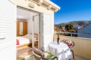 1 bedroom, iron/ironing board, bed sheets - Relaxing Duplex Apartment A3, Close to the Sunset Beach Near Dubrovnik, 2-4 (Dubrovnik)