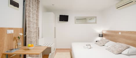 1 bedroom, soundproofing, free WiFi, bed sheets