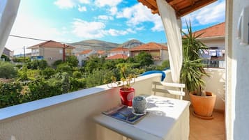 Room, 1 Bedroom, Balcony, Garden View | Balcony