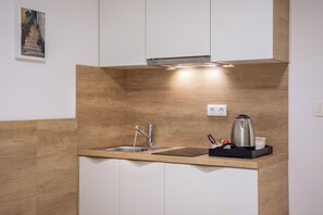 Huone, 1 makuuhuone, parveke, näköala puutarhaan | Sisätilat
