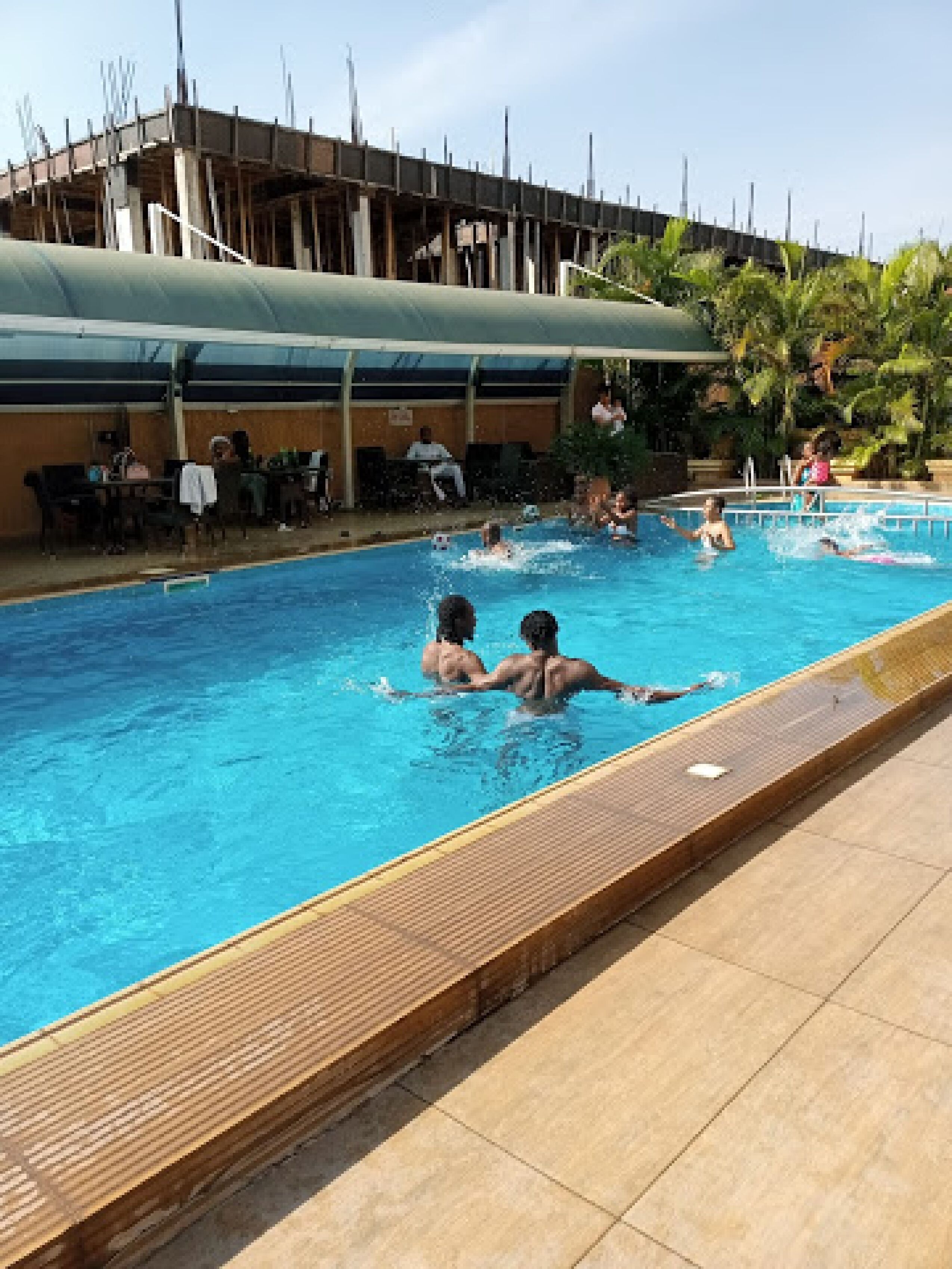 Chambre, 3 chambres, accessible aux personnes à mobilité réduite, fumeurs | Piscine | Piscine couverte